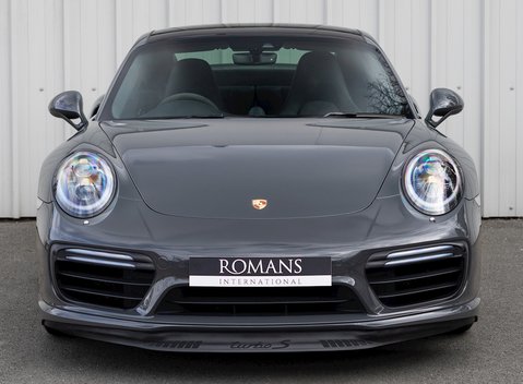Porsche 911 Turbo S (991.2) 4