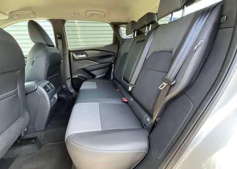 Nissan Qashqai DIG-T N-CONNECTA 19