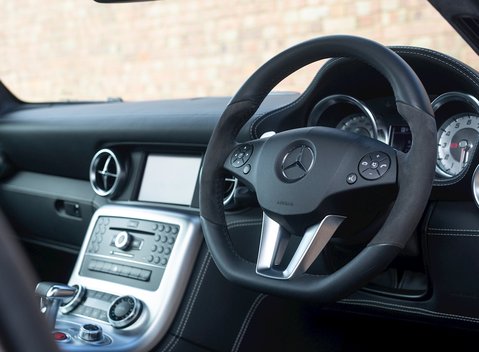 Mercedes-Benz SLS AMG 13