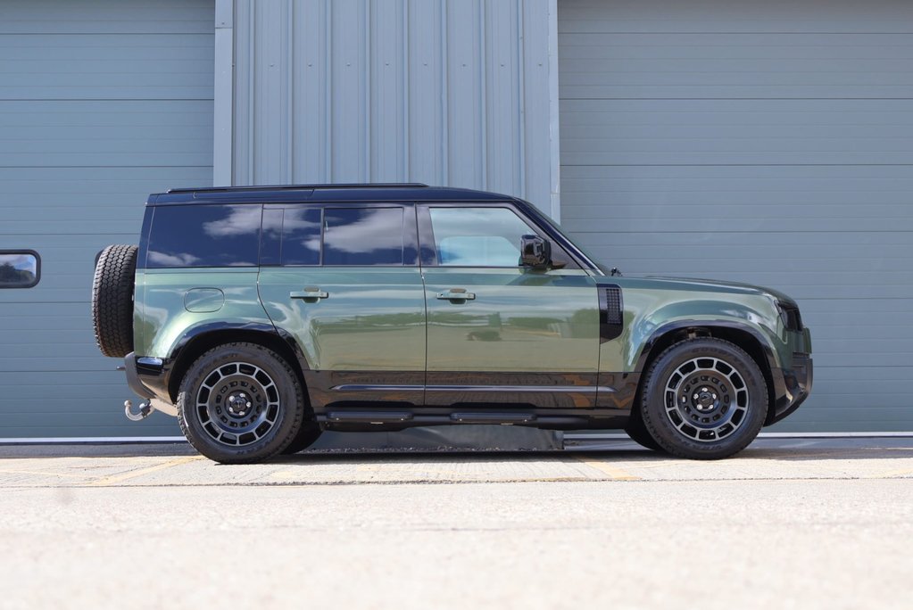 Land Rover Defender 110 2026 HARD TOP D350  HSE Octa wheels and a genuine rear seat conversion 10
