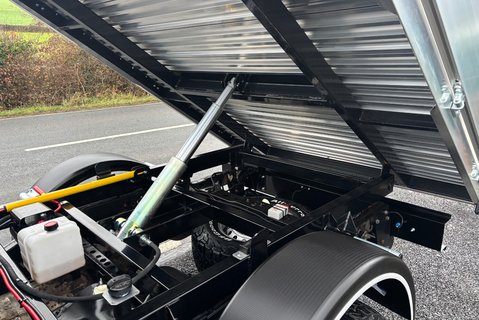 Isuzu D-Max ECB 1.9 TD Extra Cab Tipper 8