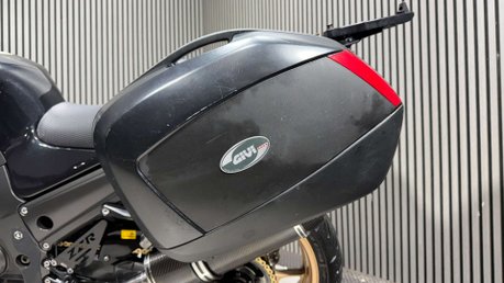 Kawasaki ZZR1400 2010 ONLY 30K STUNNING BIKE PANNIERS LONG MOT WARRANTY 1400CC 15