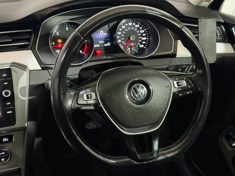 Volkswagen Passat SE BUSINESS TDI BLUEMOTION TECHNOLOGY 13