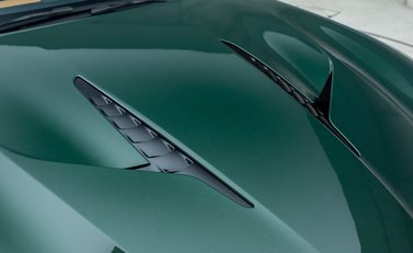 Aston Martin Vanquish V12 32