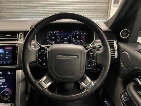 Land Rover Range Rover 3.0 SD V6 Vogue Auto 4WD Euro 6 (s/s) 5dr 30