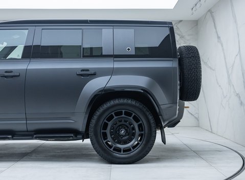 Land Rover Defender OCTA EDITION ONE 41