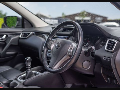 Nissan Qashqai 1.5 Qashqai Tekna dCi 5dr 14