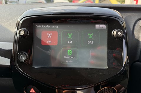 Toyota Aygo VVT-I X-CITE.5 TOYOTA SERVICES.REVERSING CAMERA.A/C..1 PREVIOUS OWNER 27