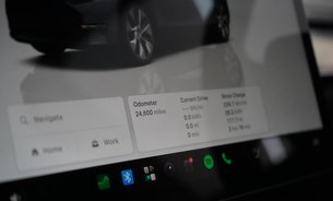 Tesla Model Y LONG RANGE AWD Comfort Suspension GROK AI Adaptive LEDs One Owner VAT Q 21