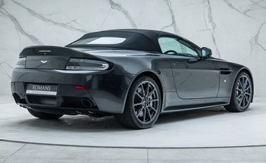 Aston Martin V12 Vantage S ROADSTER 6