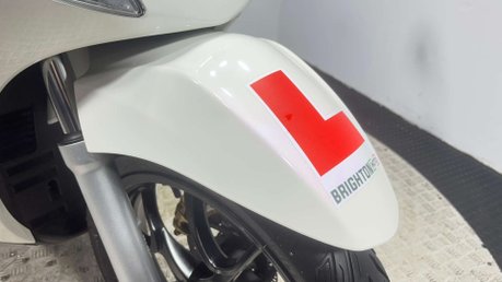 Piaggio Medley 2023 ONLY 4K 125CC LEARNER SCOOTER 15 BHP NEW MOT WARRANTY 32