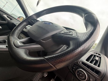 Ford Focus ST-LINE 16