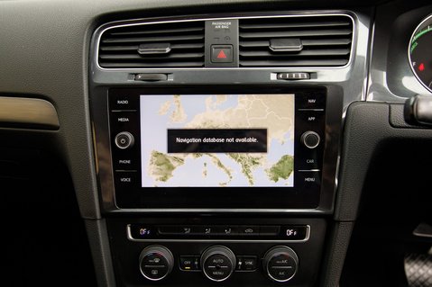 Volkswagen Golf E-GOLF 22