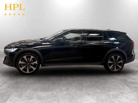 Volvo V60 2.0 B5 MHEV Estate 5dr Petrol Hybrid Auto AWD Euro 6 (s/s) (250 ps) 2 Owner 4