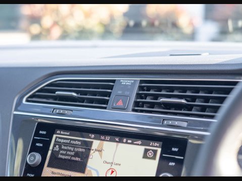 Volkswagen Tiguan 2.0 Tiguan SEL TSi 4Motion Semi-Auto 4WD 5dr 15
