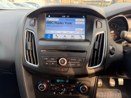 Ford Focus ST-LINE X 11