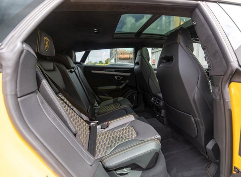 Lamborghini Urus 16