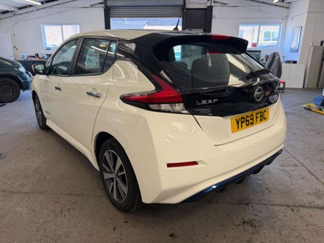 Nissan LEAF 40kWh Acenta Auto 5dr 3