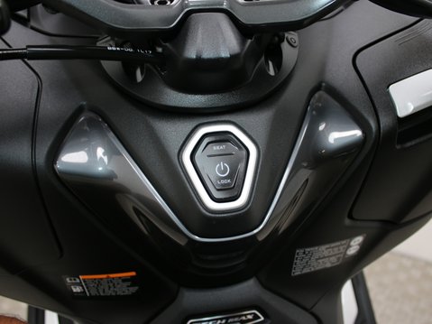 Yamaha Tmax Tech Max TMAX TECH MAX (XP560D) 38