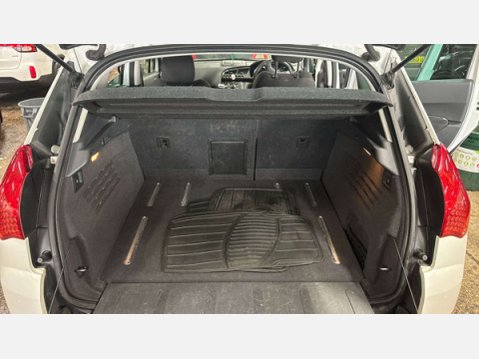 Peugeot 3008 2.0 h e-HDi SR SUV 5dr Diesel Hybrid EGC 4WD Euro 5 (s/s) (200 ps) 9