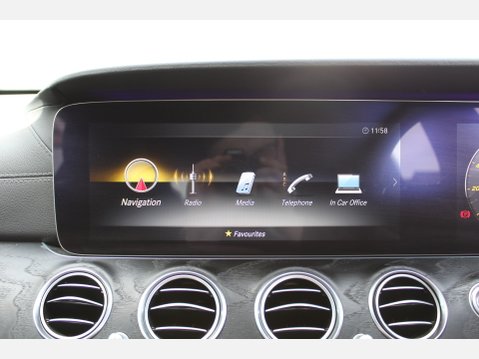 Mercedes-Benz E Class E 300 DE AMG LINE PREMIUM 27