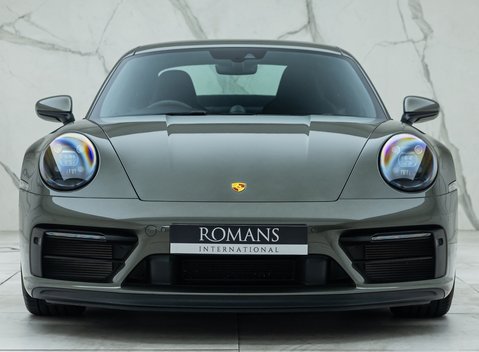 Porsche 911 Carrera GTS (992) 4
