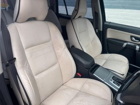 Volvo XC90 2.4 D5 R-Design SE Geartronic AWD 5dr 10