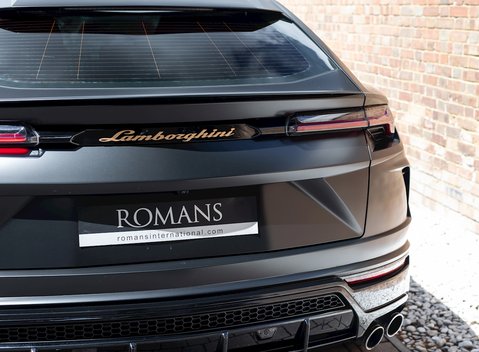 Lamborghini Urus 26