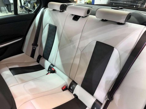 BMW M3 3.0 BiTurbo Competition Saloon 4dr Petrol Steptronic M xDrive Euro 6 (s/s) 39