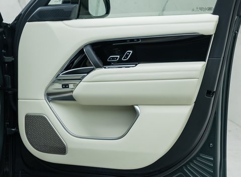 Land Rover Range Rover D350 AUTOBIOGRAPHY LWB 28