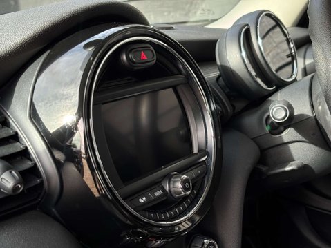 Mini Hatch 1.5 Cooper Classic 5dr 12