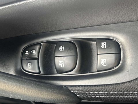 Nissan Qashqai 1.5 dCi N-Connecta SUV 5dr Diesel Manual Euro 6 (s/s) (115 ps) 25