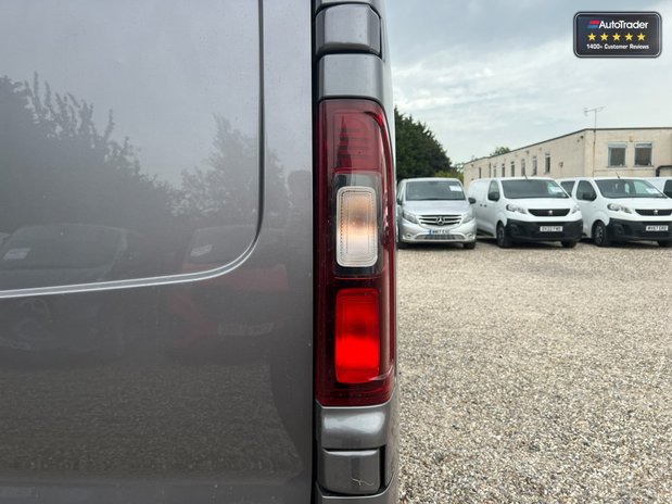 Renault Trafic LWB L2H1 Low Roof Leader LL30 Air Con Alloys Sensors Cam EURO 6 NO VAT 23