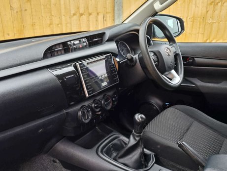 Toyota Hilux 2.4 D-4D Active Pickup Double Cab 4dr Diesel Manual 4WD Euro 6 (3.5t) (150 5