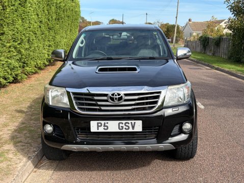Toyota Hilux 3.0 D-4D Invincible 4WD Euro 5 4dr 8