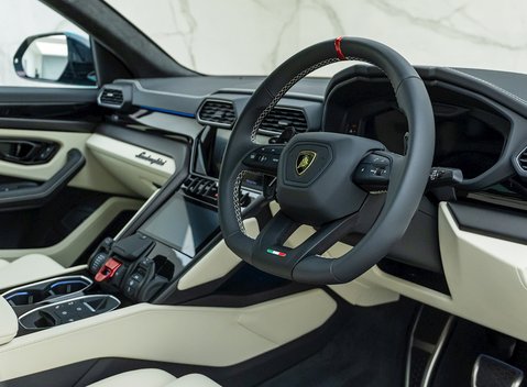 Lamborghini Urus S 9