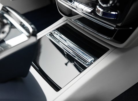 Rolls-Royce Phantom VIII EWB 28