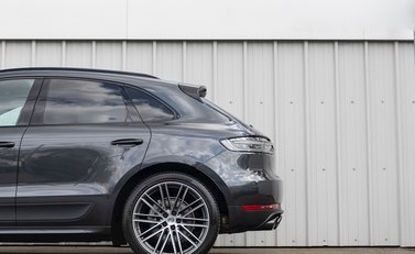 Porsche Macan S 29