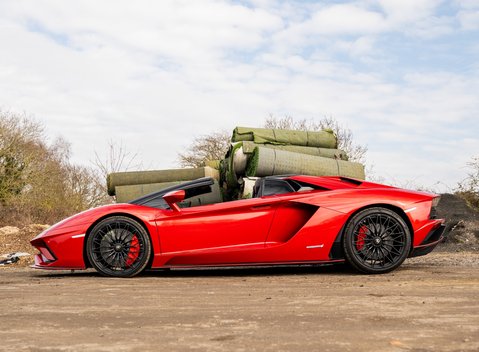 Lamborghini Aventador S LP 740-4 ROADSTER 3