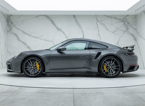 Porsche 911 Turbo S (992) 5