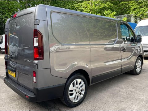 Renault Trafic 1.6 dCi 27 Sport Nav Panel Van 5dr Diesel Manual SWB Standard Roof Euro 6 ( 9