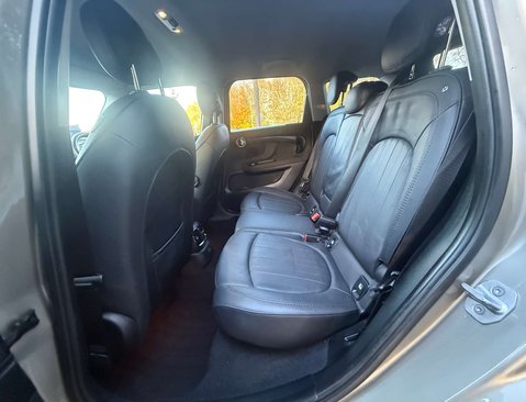 Mini Countryman 1.5 Countryman Cooper Exclusive Auto 5dr 36