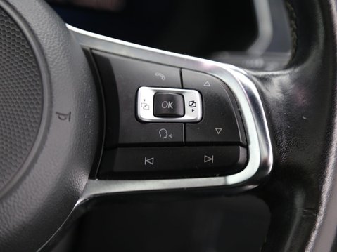 Volkswagen Tiguan 2.0 TDI BlueMotion Tech R-Line DSG Euro 6 (s/s) 5dr 12