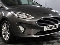 Ford Fiesta TITANIUM 24