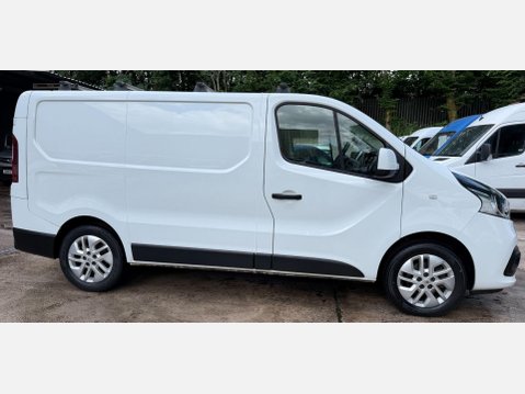 Renault Trafic 1.6 dCi ENERGY 27 Sport Nav Panel Van 5dr Diesel Manual SWB Standard Roof E 6