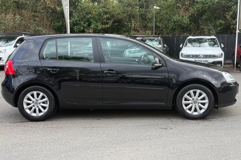 Volkswagen Golf BLUEMOTION MATCH TDI -DEMO +1 OWNER -19 SERVICES -£35 ROAD TAX -SUNROOF 5