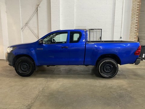 Toyota Hilux ACTIVE 4WD D-4D ECB 8