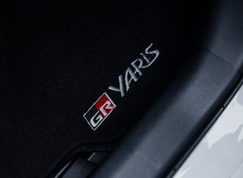 Toyota Yaris GR-Y CIRCUIT 29