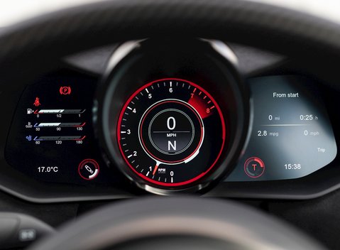 Aston Martin V8 Vantage 16