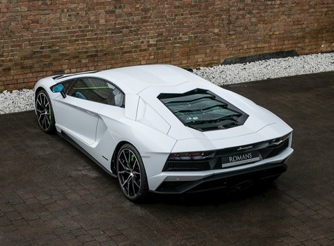 Lamborghini Aventador S 9